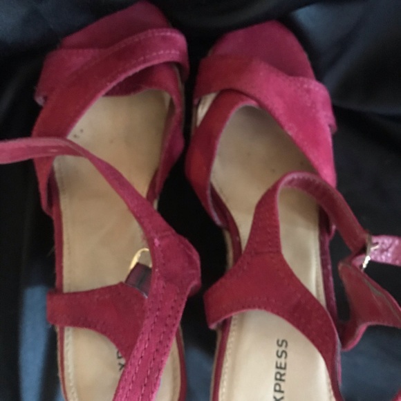 Express red wedges size 9 - Picture 6 of 7